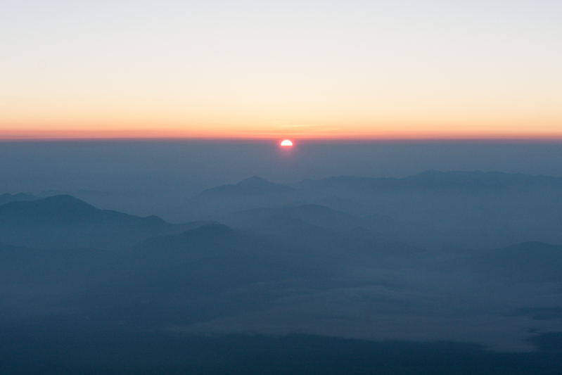 Sunrise, as seen from the Hinodekan (日の出館) lodge at Mount Fuji.